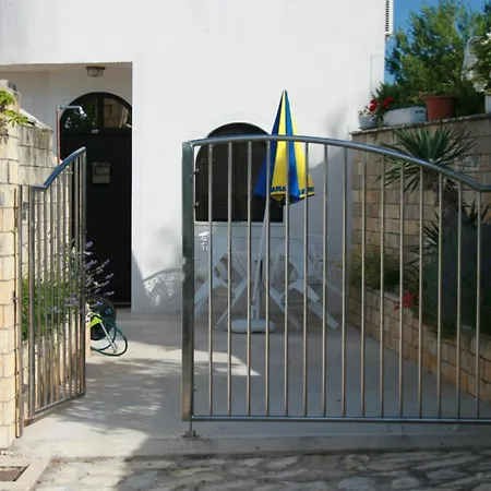 By The Sea - 5078 Муртер