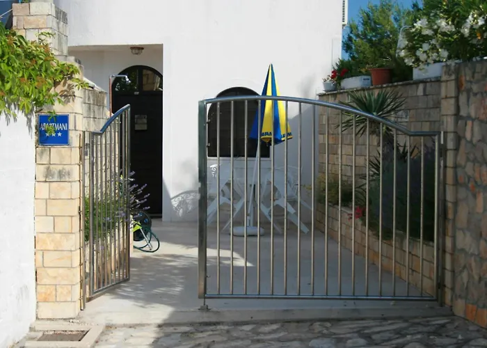 By The Sea - 5078 Murter